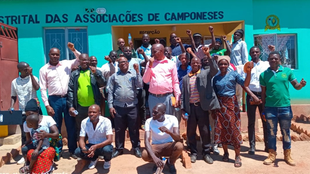 UNIÃO DISTRITAL DAS ASSOCIAÇÕES DE CAMPONESES DE BÁRUÈ INAUGURA ESCRITÓRIO E BANCO DE SEMENTES LOCAIS